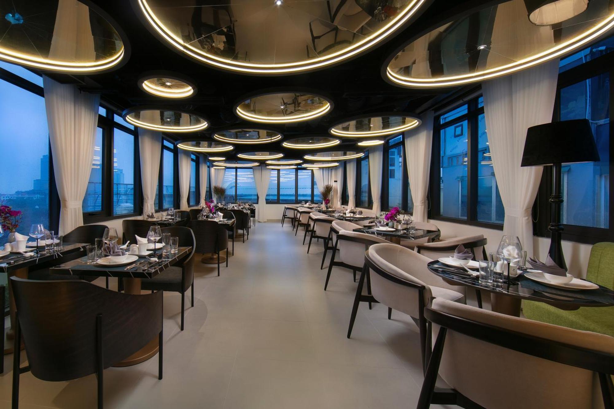 האנוי Le Premier Hotel & Rooftop Bar מראה חיצוני תמונה