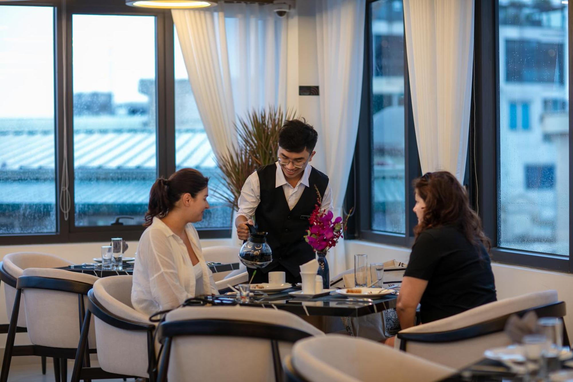 האנוי Le Premier Hotel & Rooftop Bar מראה חיצוני תמונה