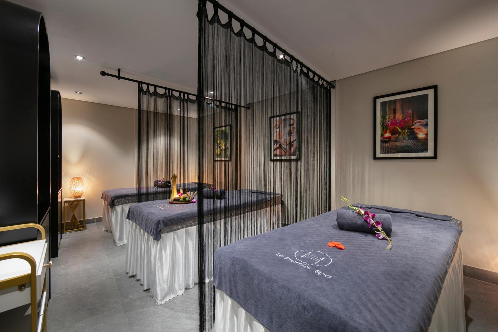 האנוי Le Premier Hotel & Rooftop Bar מראה חיצוני תמונה