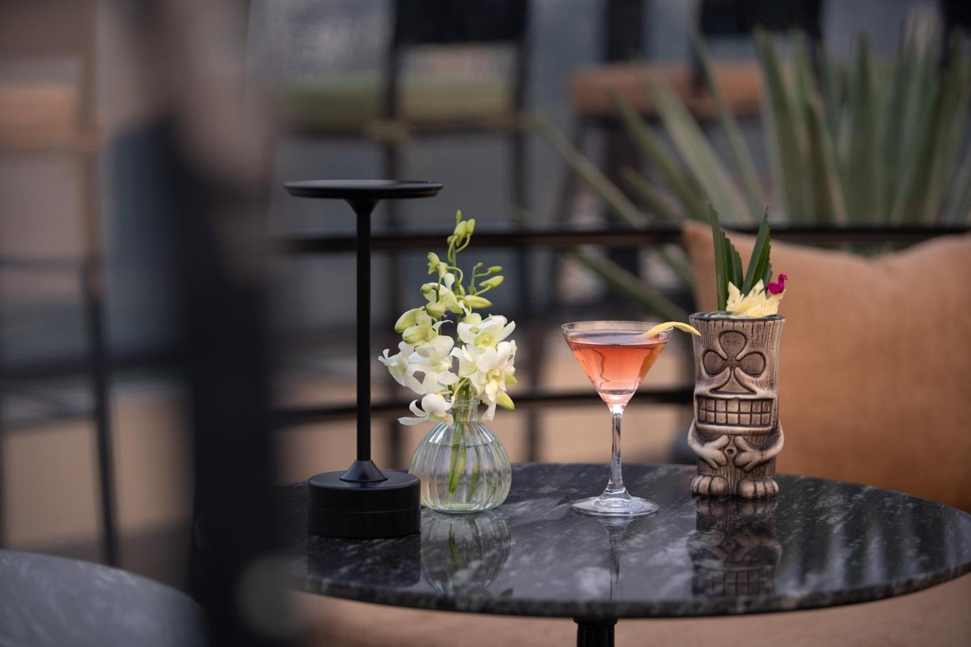 האנוי Le Premier Hotel & Rooftop Bar מראה חיצוני תמונה